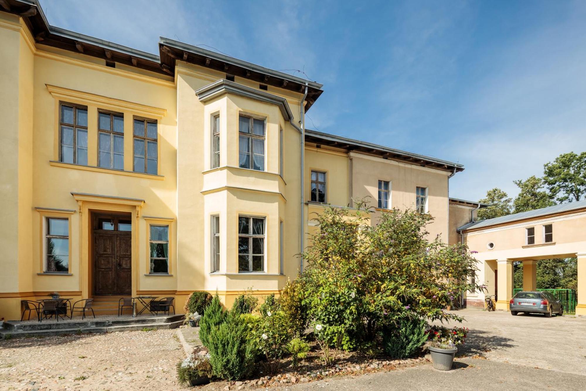 Palac Paprotno Karnice Exterior foto