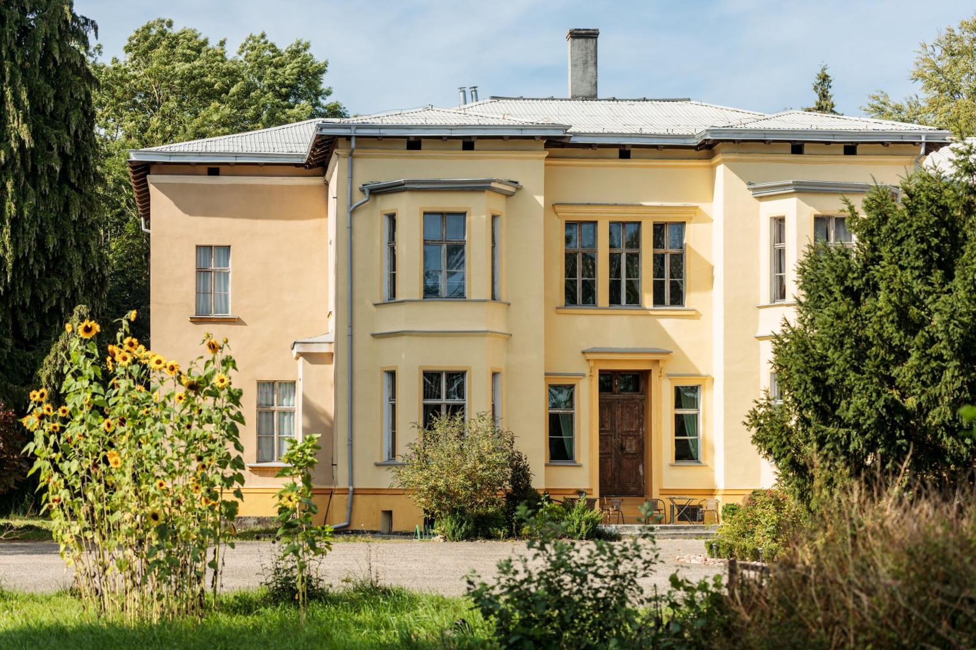 Palac Paprotno Karnice Exterior foto